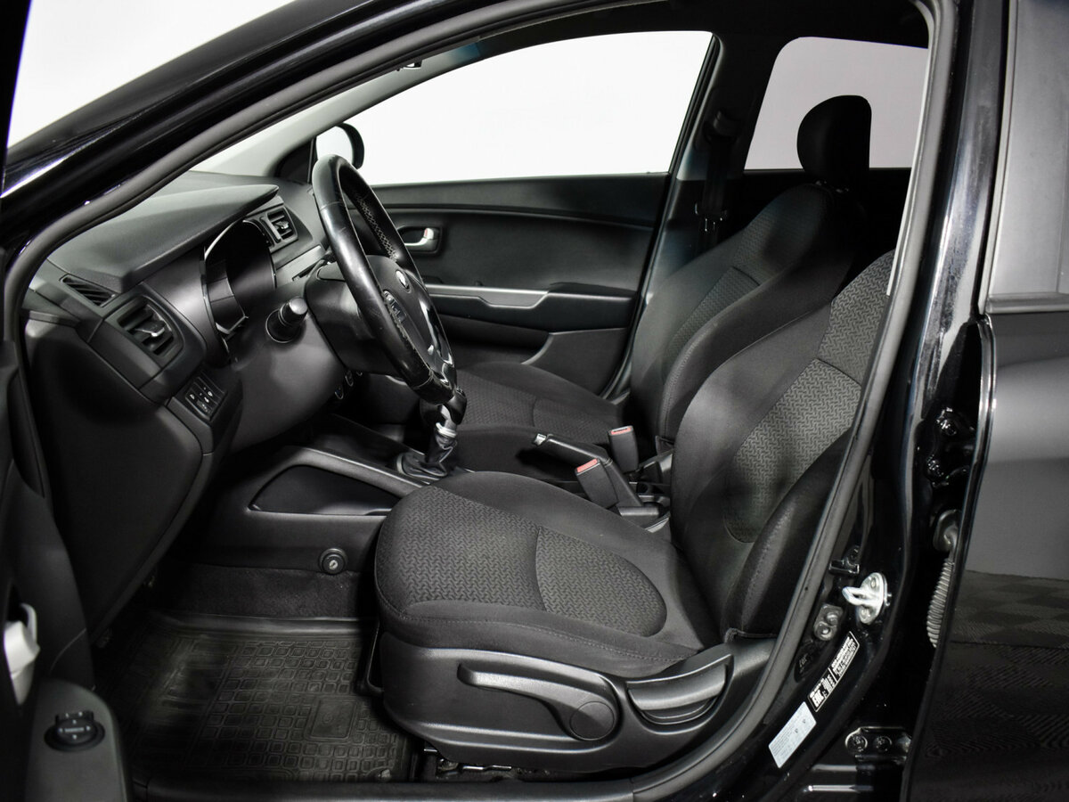 Kia Rio с пробегом — 2016 год. Фото: #9