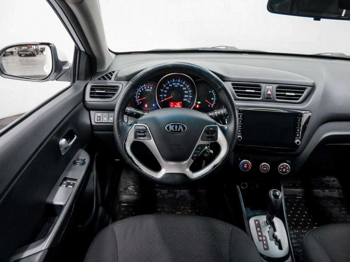 Kia Rio с пробегом — 2017 год. Фото: #10