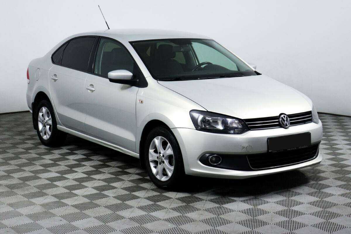 Volkswagen Polo с пробегом — 2012 год. Фото: #2