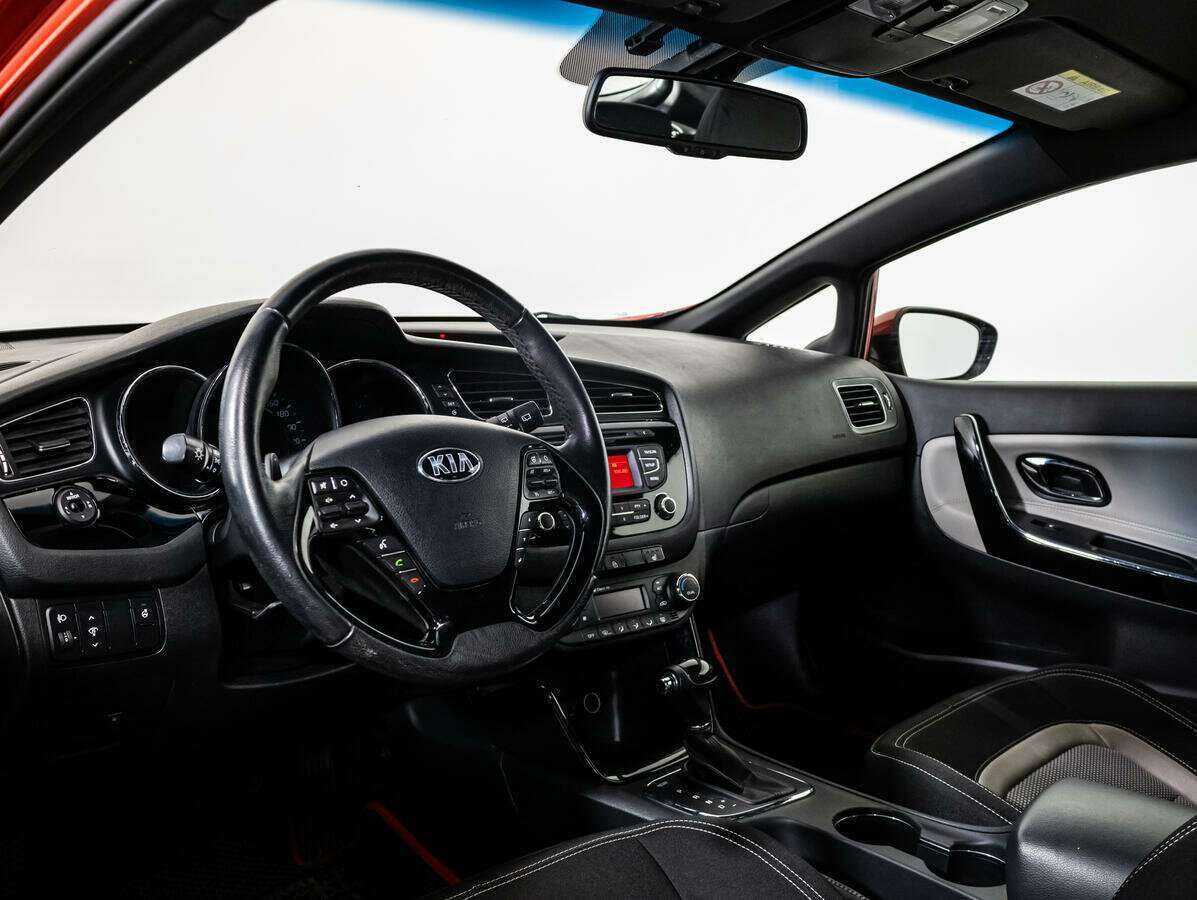 Kia Ceed с пробегом — 2014 год. Фото: #10