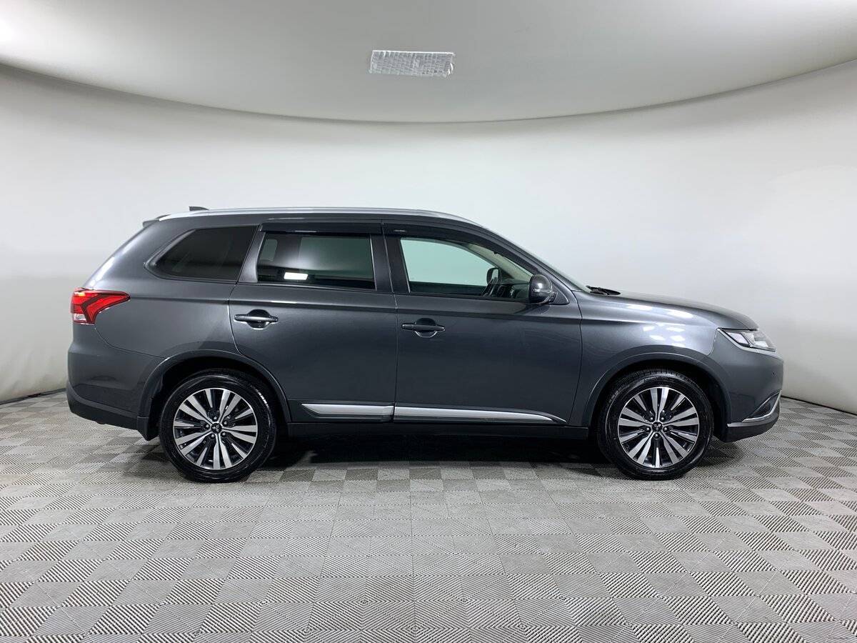 Mitsubishi Outlander с пробегом — 2019 год. Фото: #3
