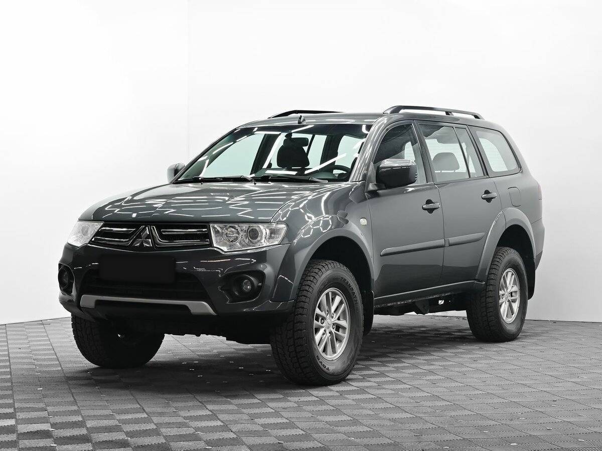 Mitsubishi Pajero Sport с пробегом — 2014 год. Фото: #0