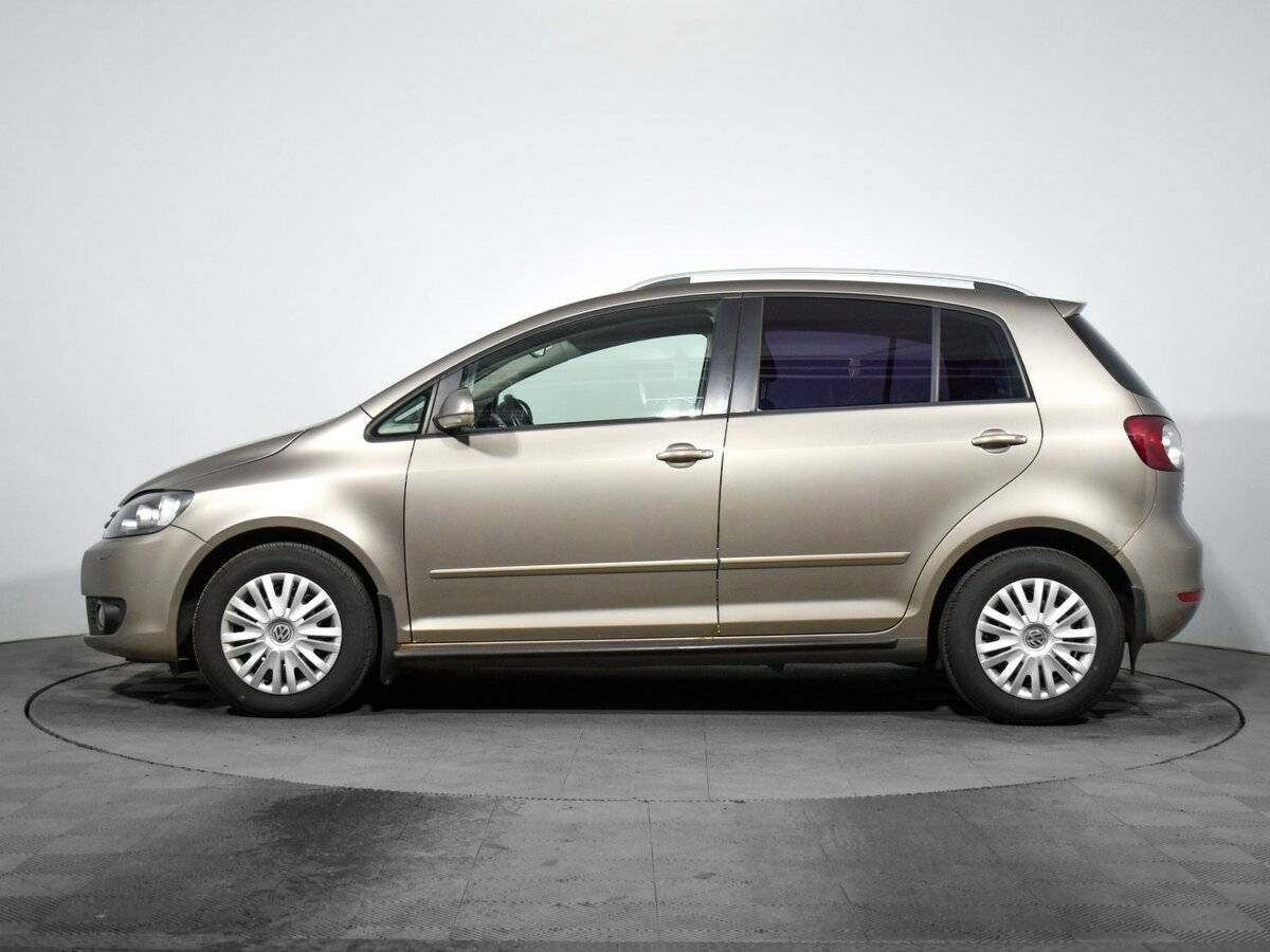 Volkswagen Golf Plus с пробегом — 2012 год. Фото: #7