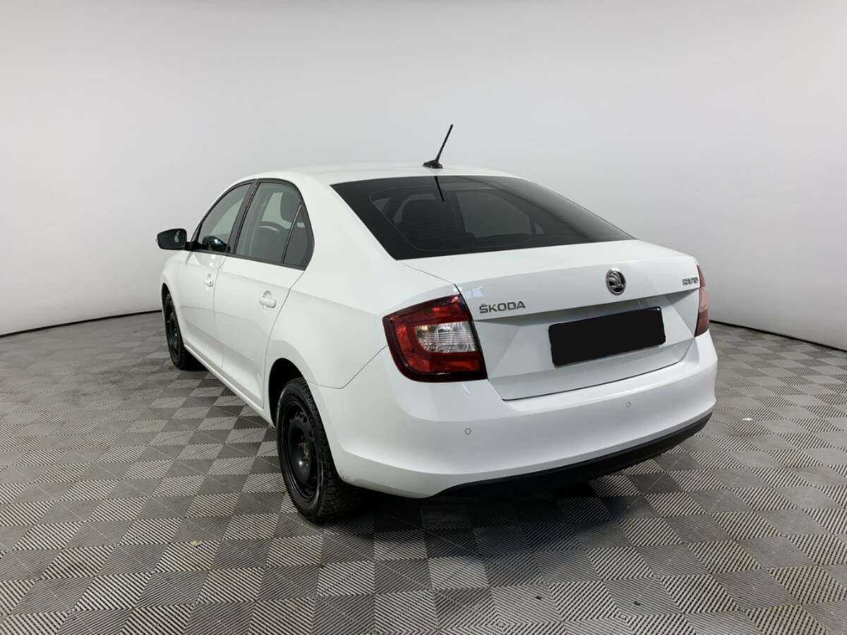 Skoda Rapid с пробегом — 2019 год. Фото: #6