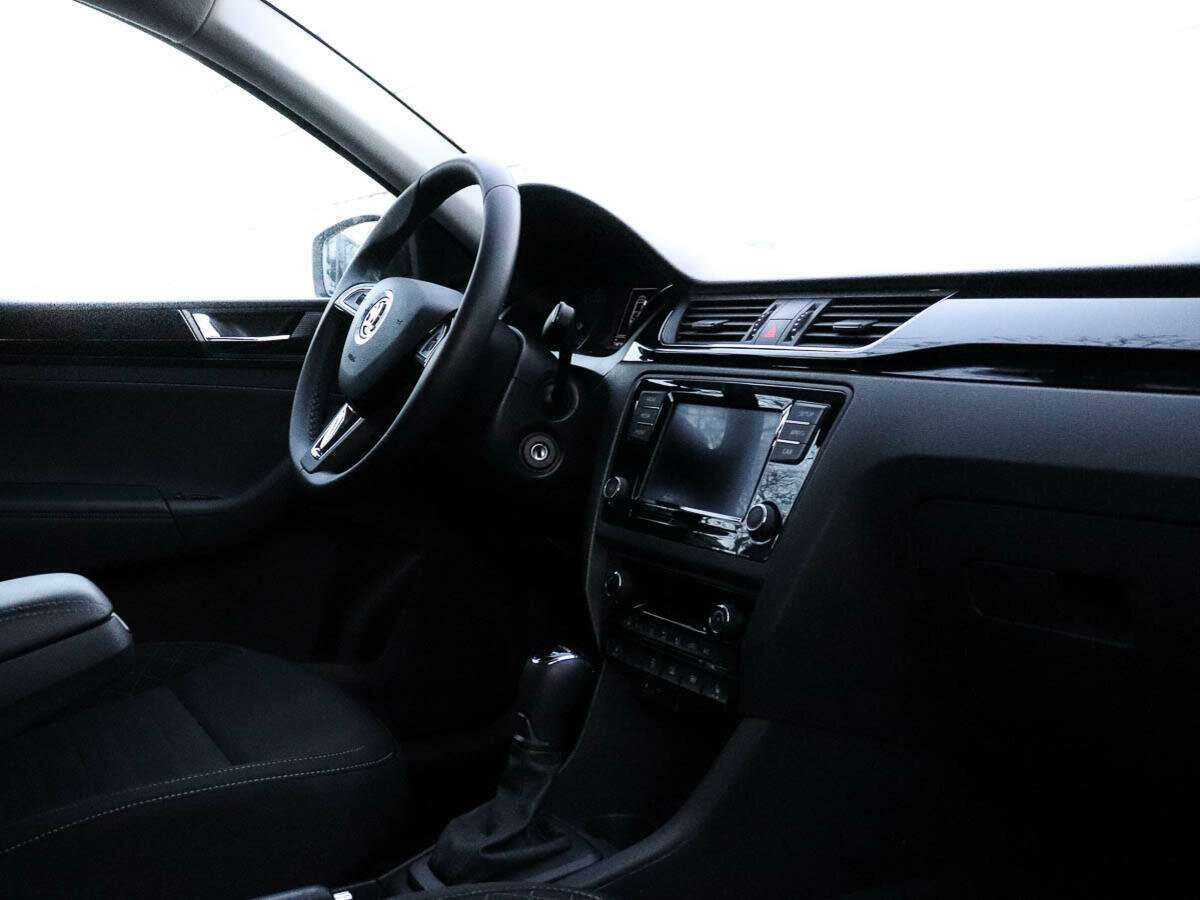 Skoda Rapid с пробегом — 2019 год. Фото: #6