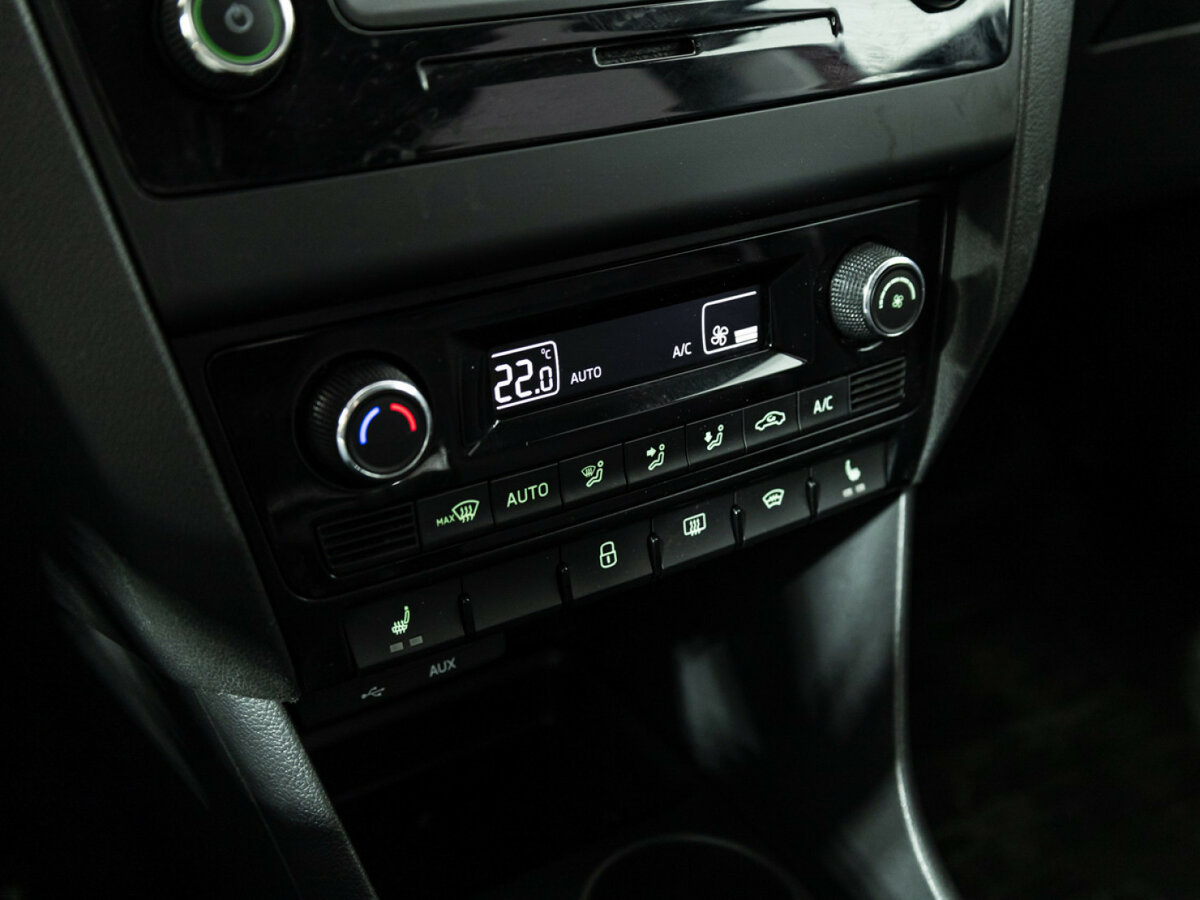 Skoda Rapid с пробегом — 2016 год. Фото: #16