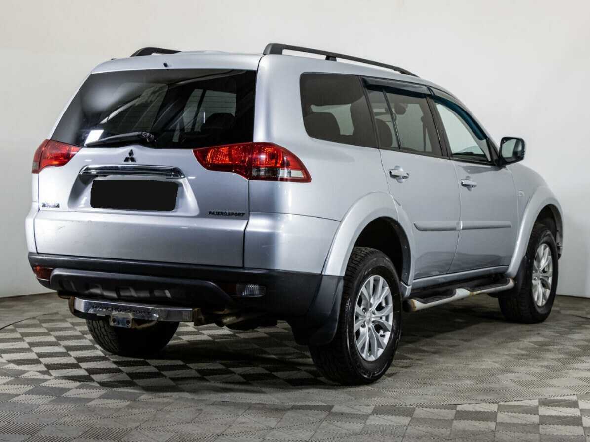 Mitsubishi Pajero Sport с пробегом — 2013 год. Фото: #4