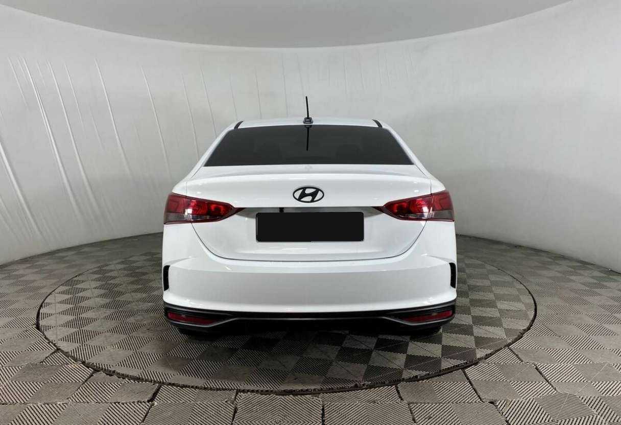 Hyundai Solaris с пробегом — 2021 год. Фото: #5