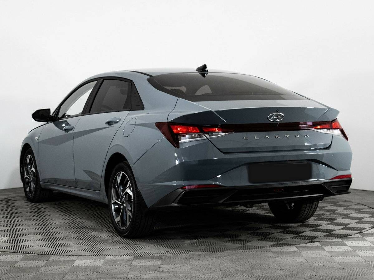 Hyundai Elantra с пробегом — 2021 год. Фото: #7