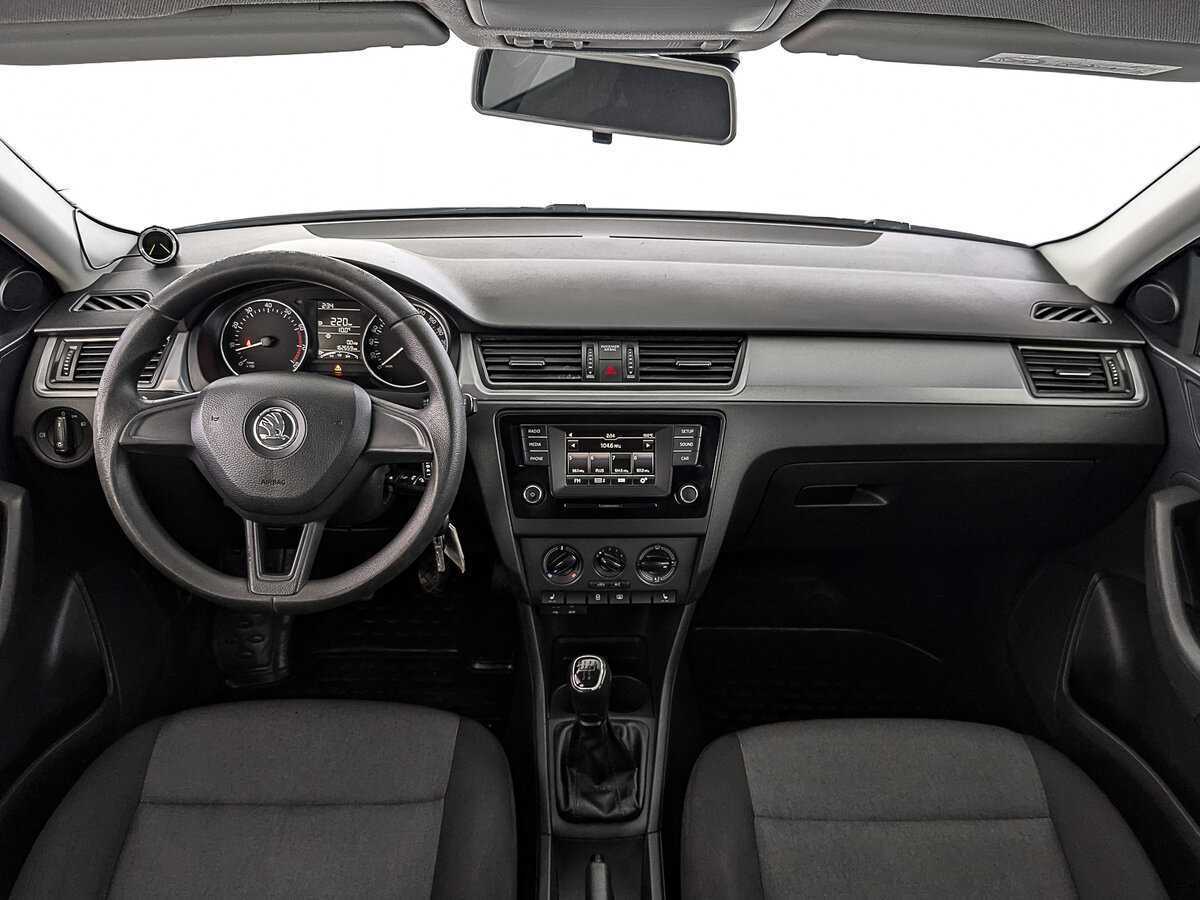 Skoda Rapid с пробегом — 2017 год. Фото: #11