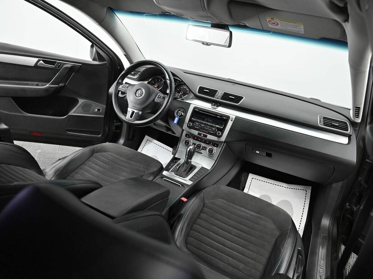 Volkswagen Passat с пробегом — 2012 год. Фото: #12