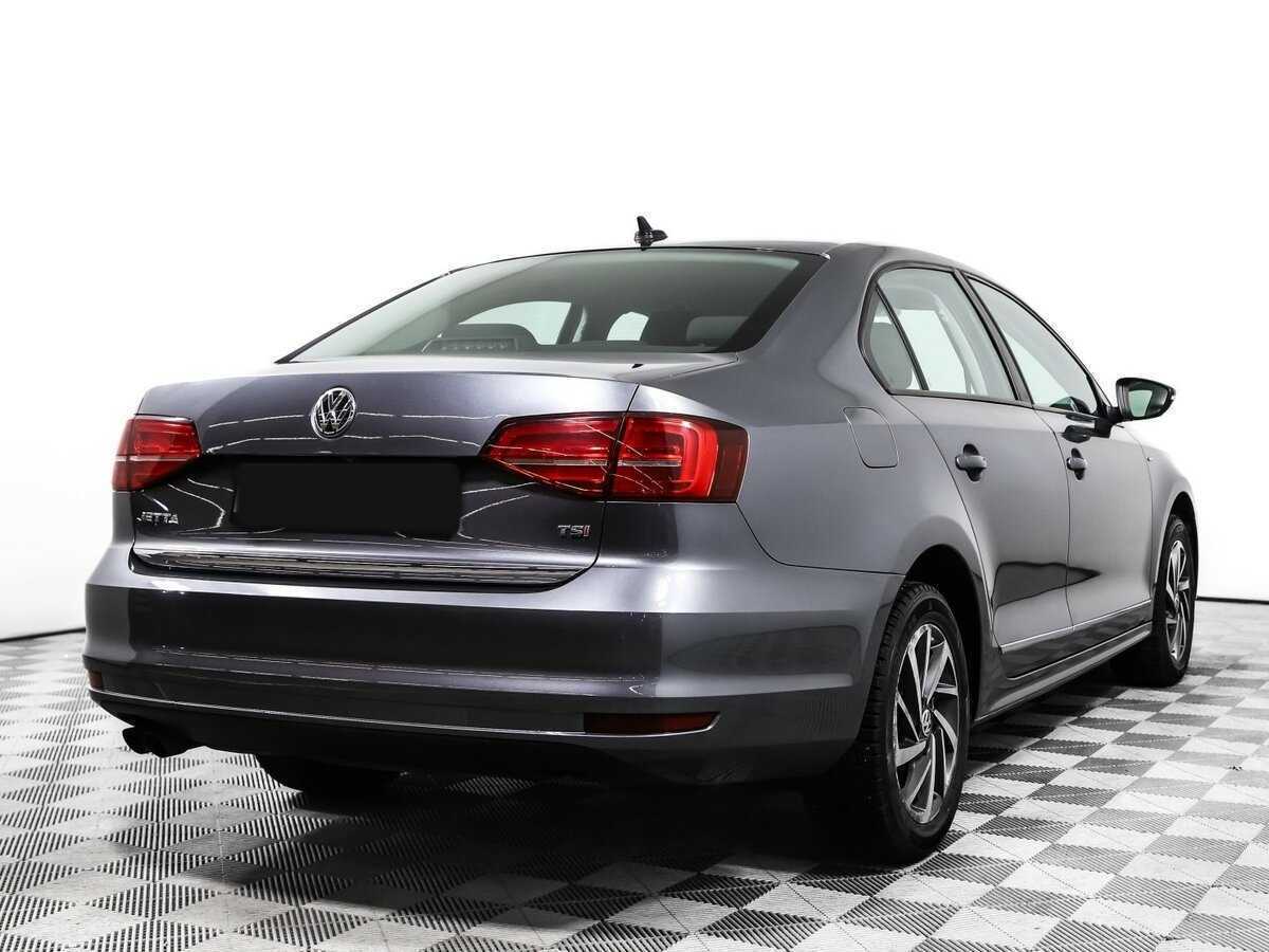 Volkswagen Jetta с пробегом — 2017 год. Фото: #4