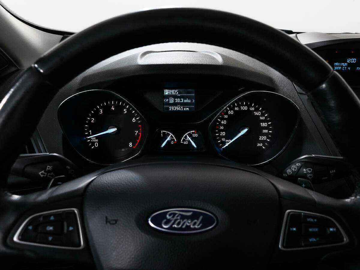 Ford Kuga с пробегом — 2017 год. Фото: #16