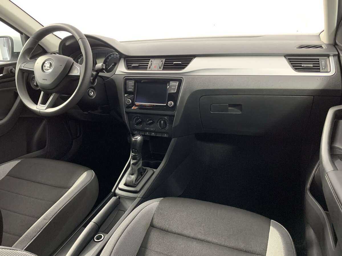 Skoda Rapid с пробегом — 2019 год. Фото: #6