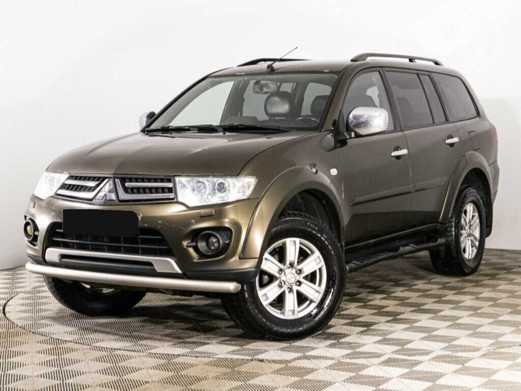 Mitsubishi Pajero Sport с пробегом — 2014 год. Фото: #0