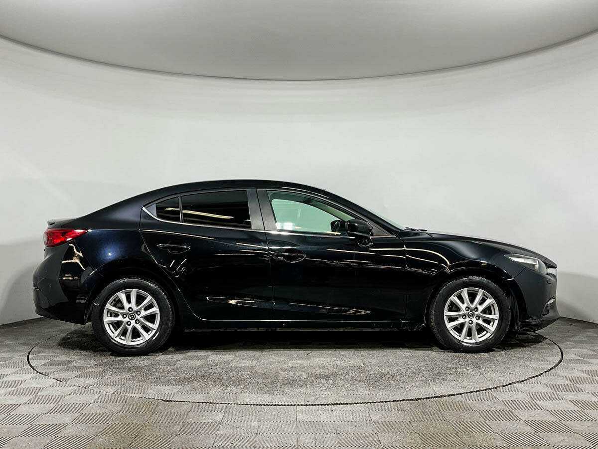 Mazda 3 с пробегом — 2017 год. Фото: #3