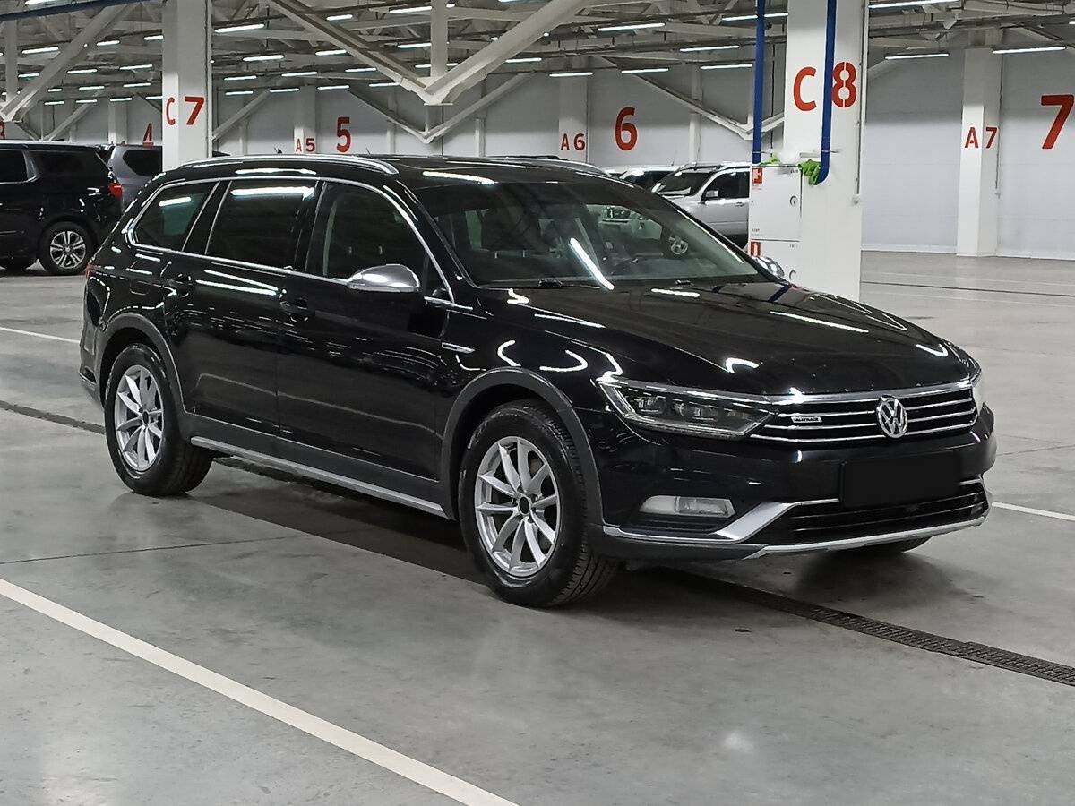 Volkswagen Passat с пробегом — 2018 год. Фото: #2