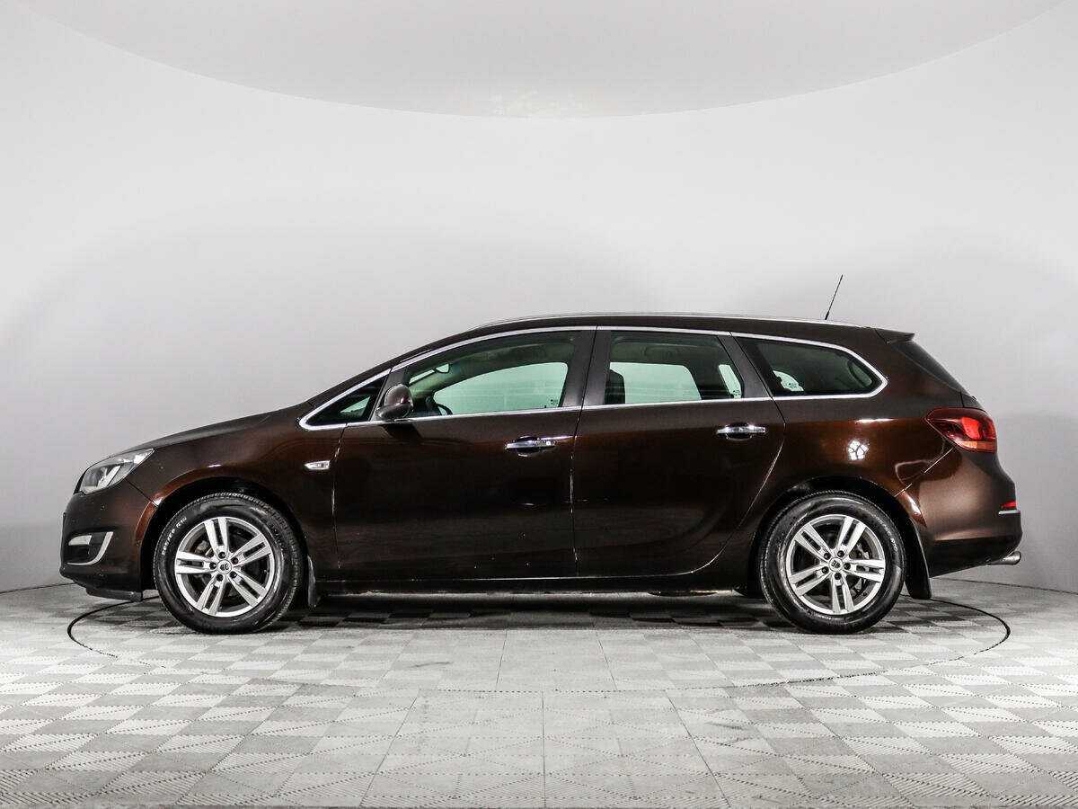 Opel Astra с пробегом — 2013 год. Фото: #7