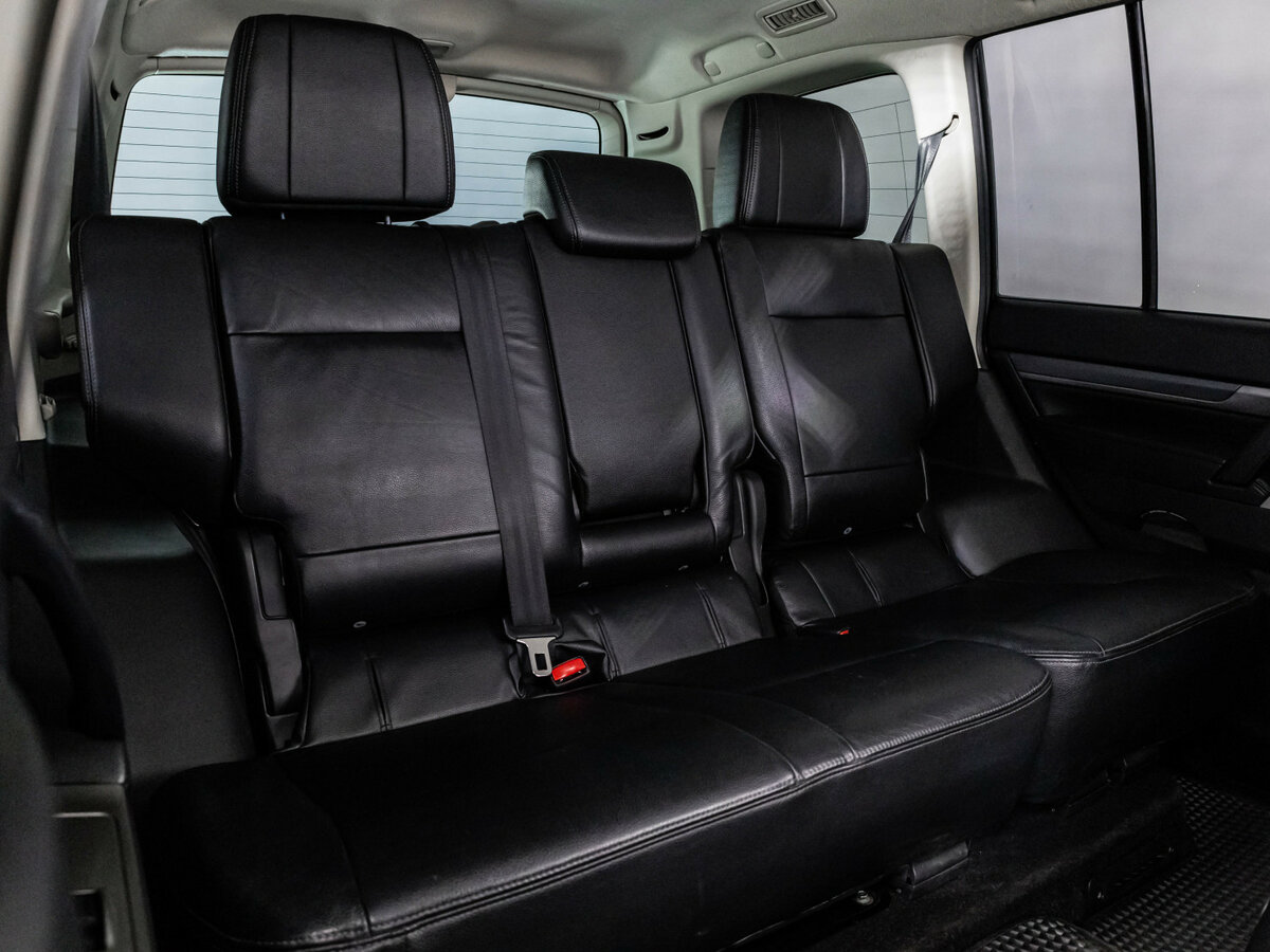 Mitsubishi Pajero с пробегом — 2014 год. Фото: #16