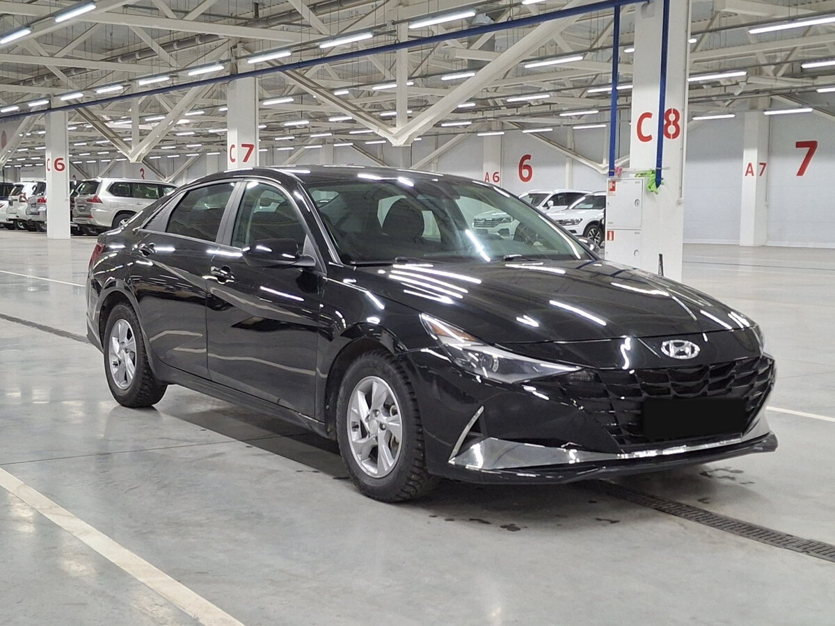 Hyundai Elantra с пробегом — 2020 год. Фото: #2