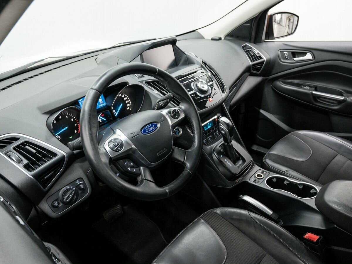 Ford Kuga с пробегом — 2015 год. Фото: #13