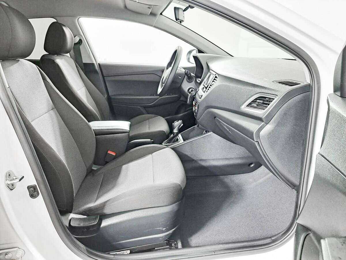 Hyundai Solaris с пробегом — 2021 год. Фото: #8