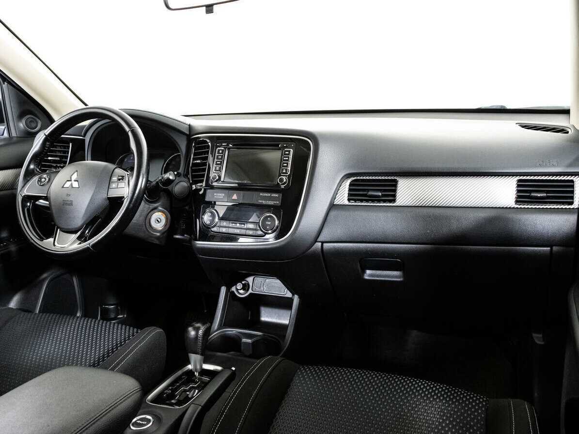Mitsubishi Outlander с пробегом — 2016 год. Фото: #6