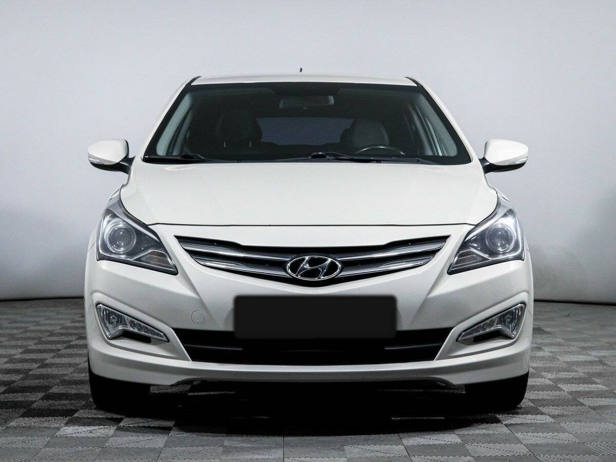 Hyundai Solaris с пробегом — 2015 год. Фото: #1