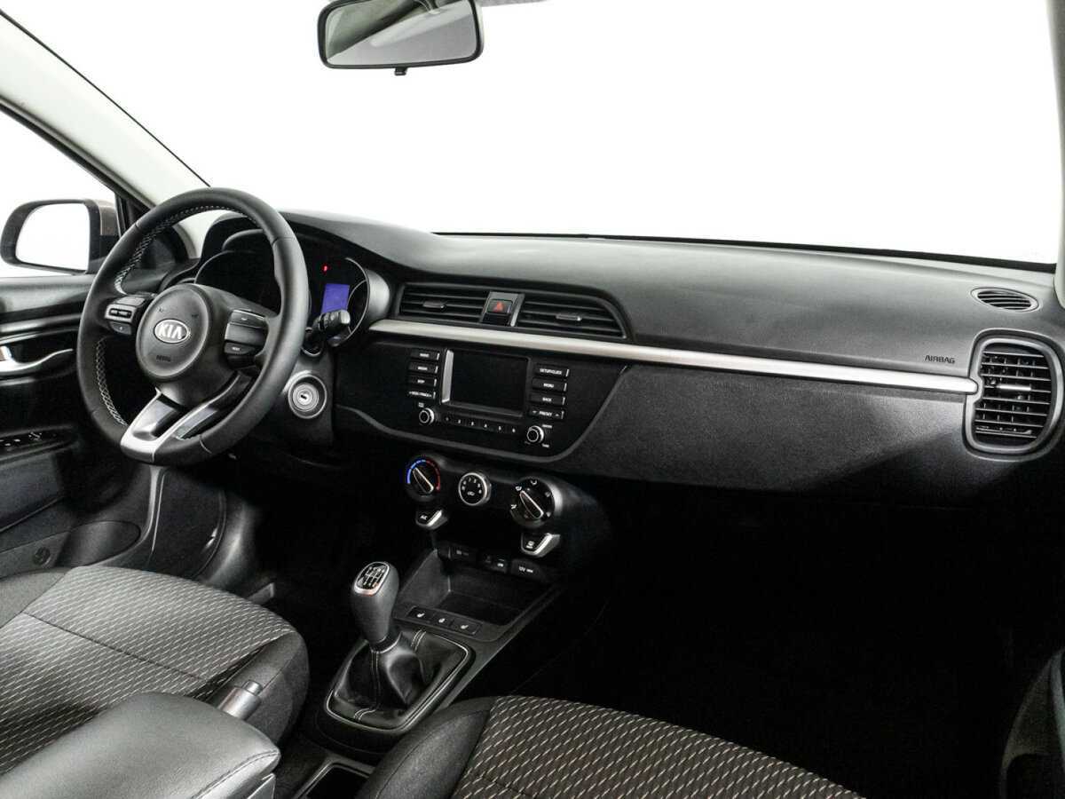 Kia Rio с пробегом — 2017 год. Фото: #8