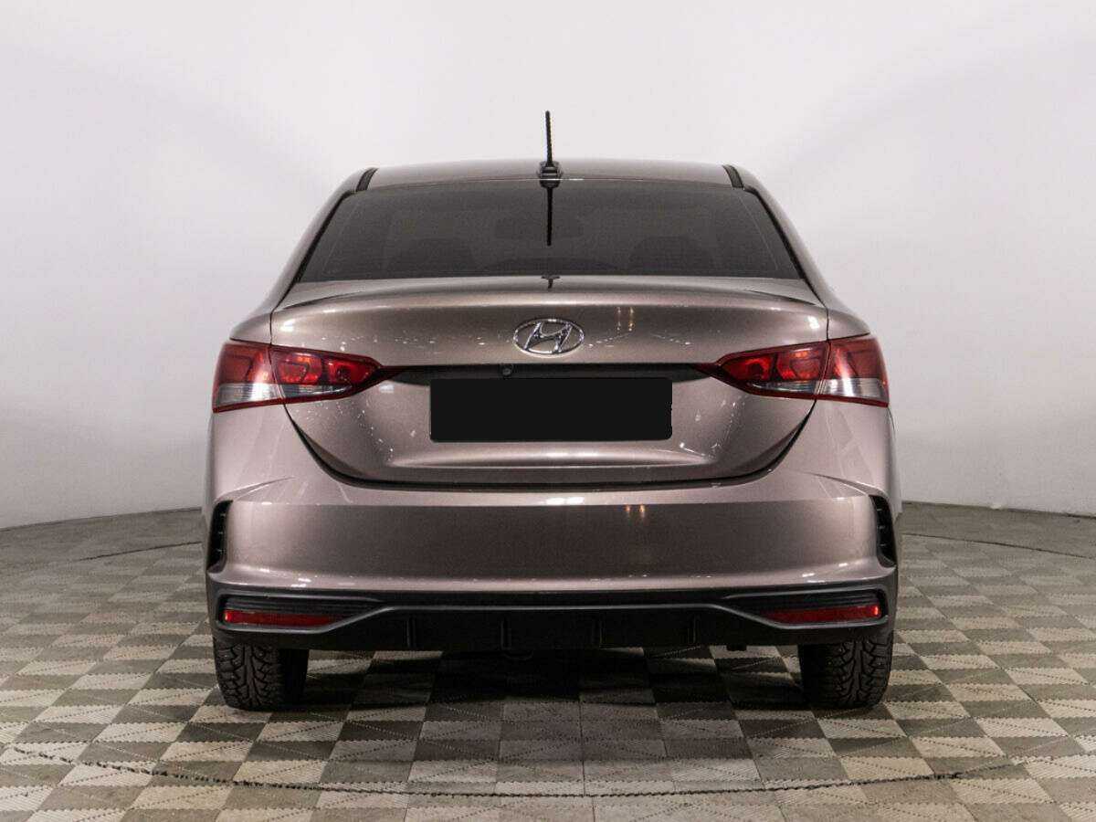 Hyundai Solaris с пробегом — 2021 год. Фото: #5