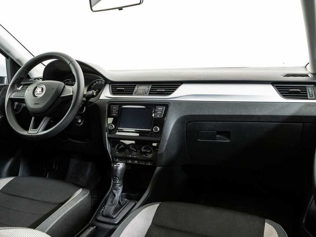 Skoda Rapid с пробегом — 2019 год. Фото: #6