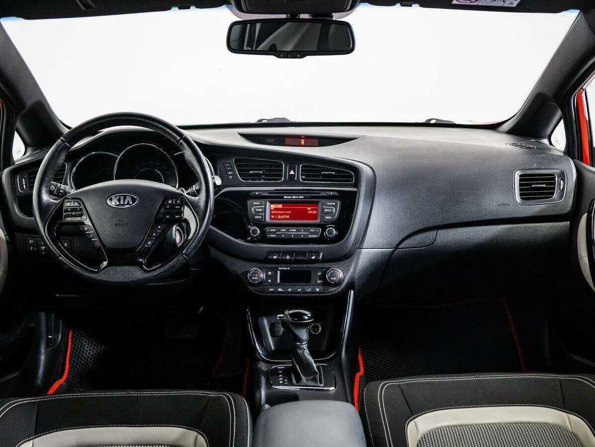 Kia Ceed с пробегом — 2014 год. Фото: #12