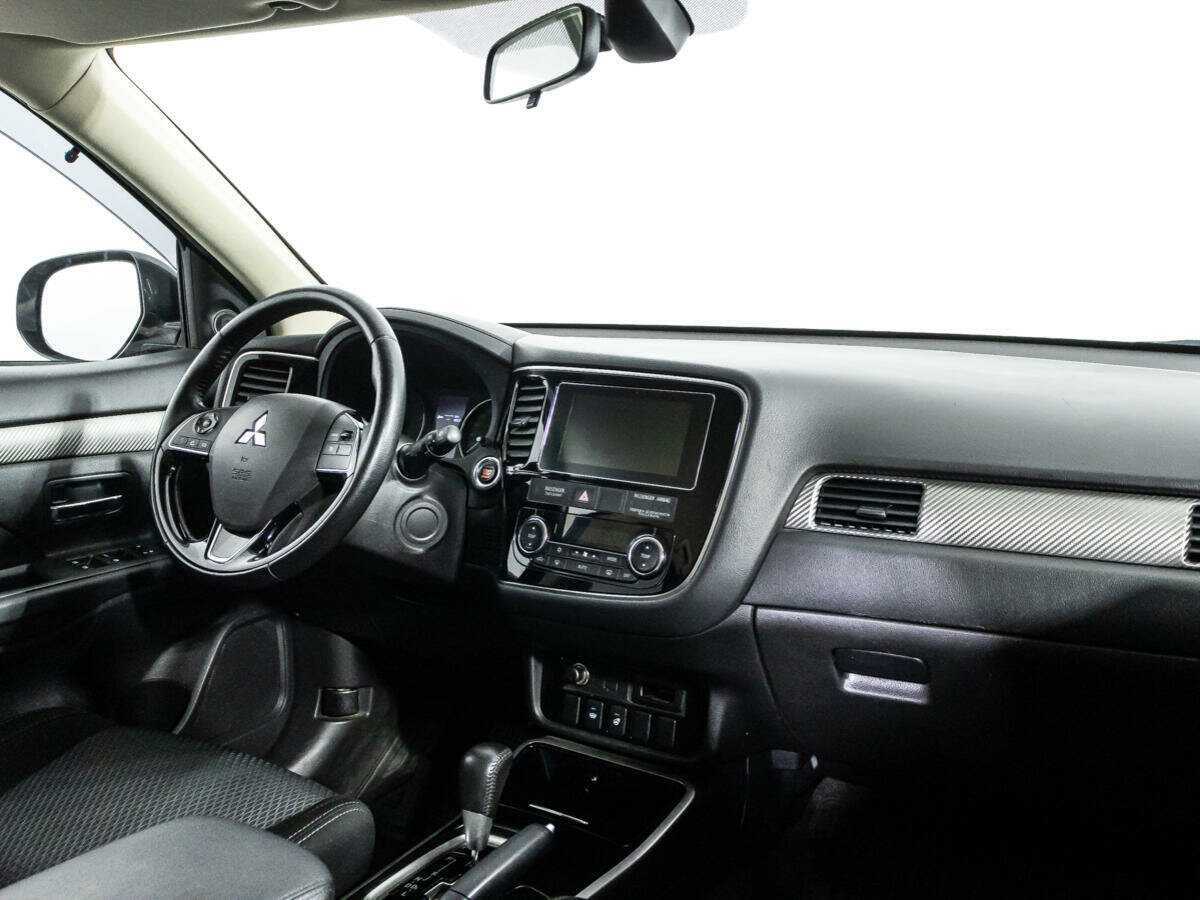 Mitsubishi Outlander с пробегом — 2018 год. Фото: #8