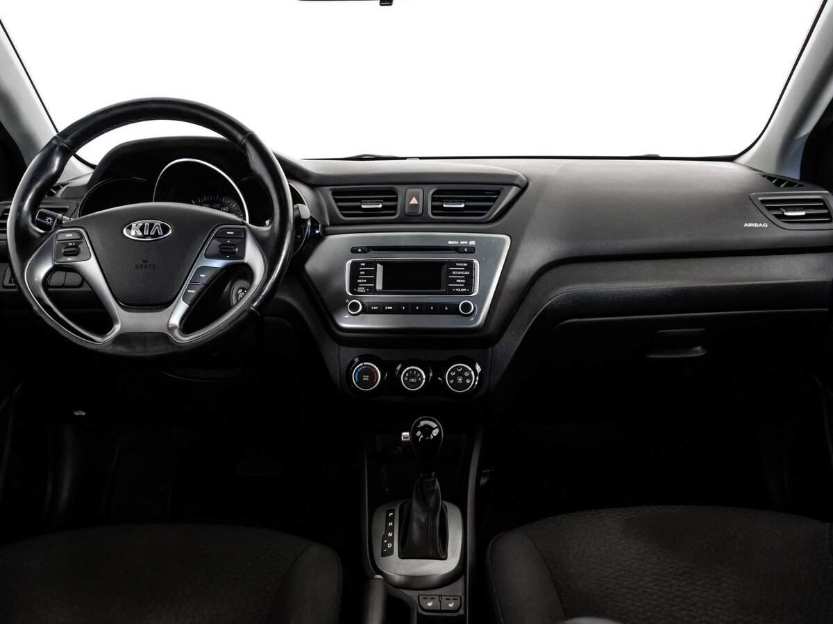 Kia Rio с пробегом — 2015 год. Фото: #7