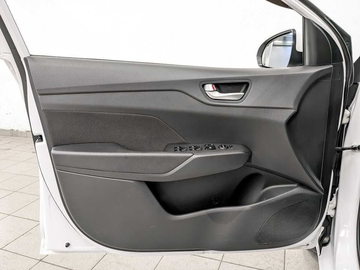 Hyundai Solaris с пробегом — 2021 год. Фото: #18