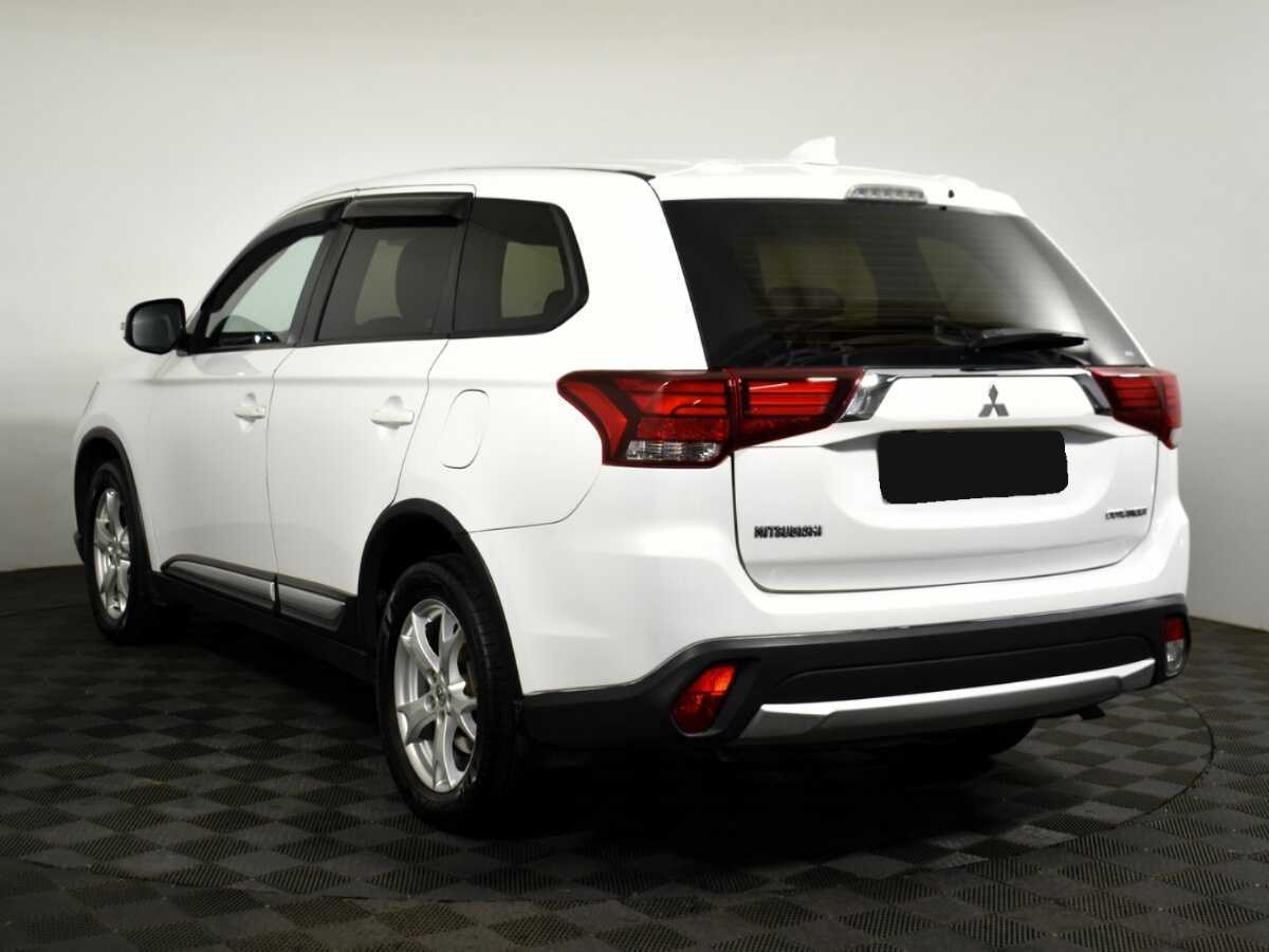 Mitsubishi Outlander с пробегом — 2017 год. Фото: #5