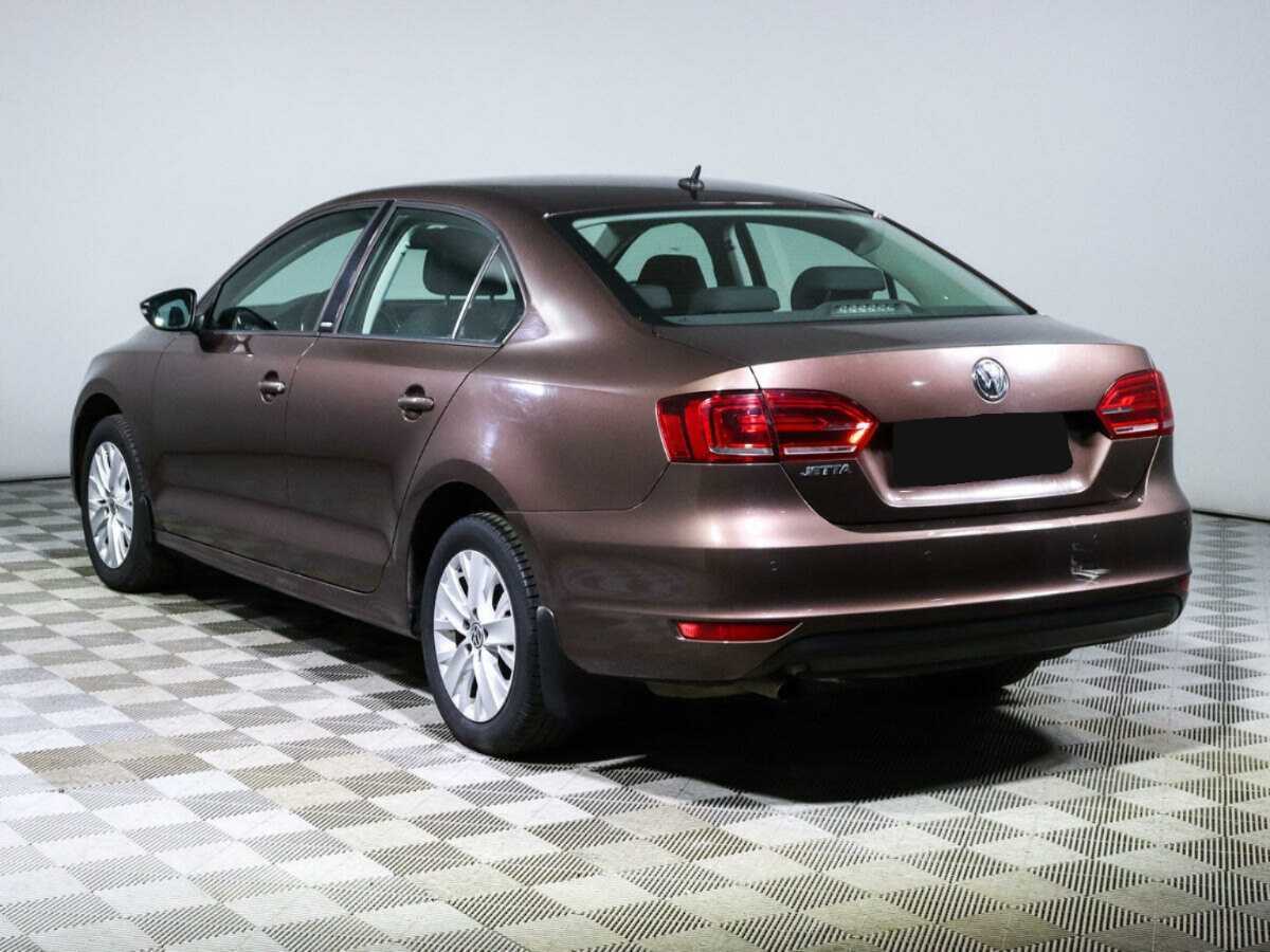 Volkswagen Jetta с пробегом — 2014 год. Фото: #6