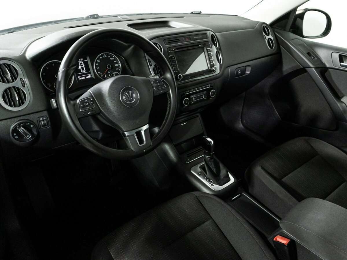 Volkswagen Tiguan с пробегом — 2014 год. Фото: #10