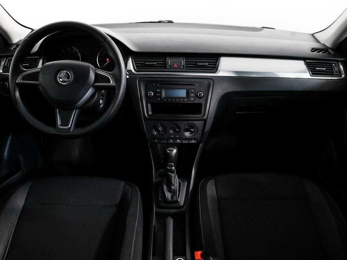 Skoda Rapid с пробегом — 2014 год. Фото: #9
