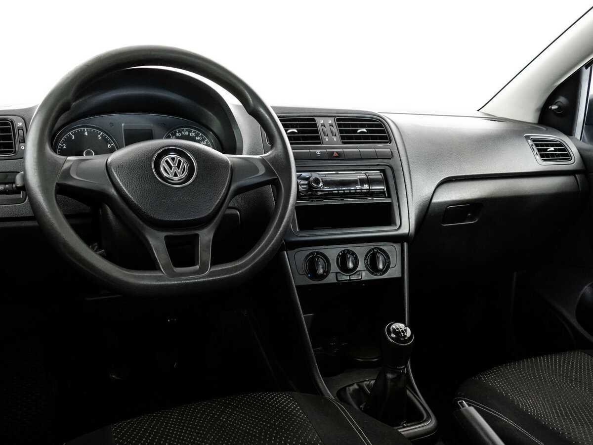 Volkswagen Polo с пробегом — 2017 год. Фото: #8