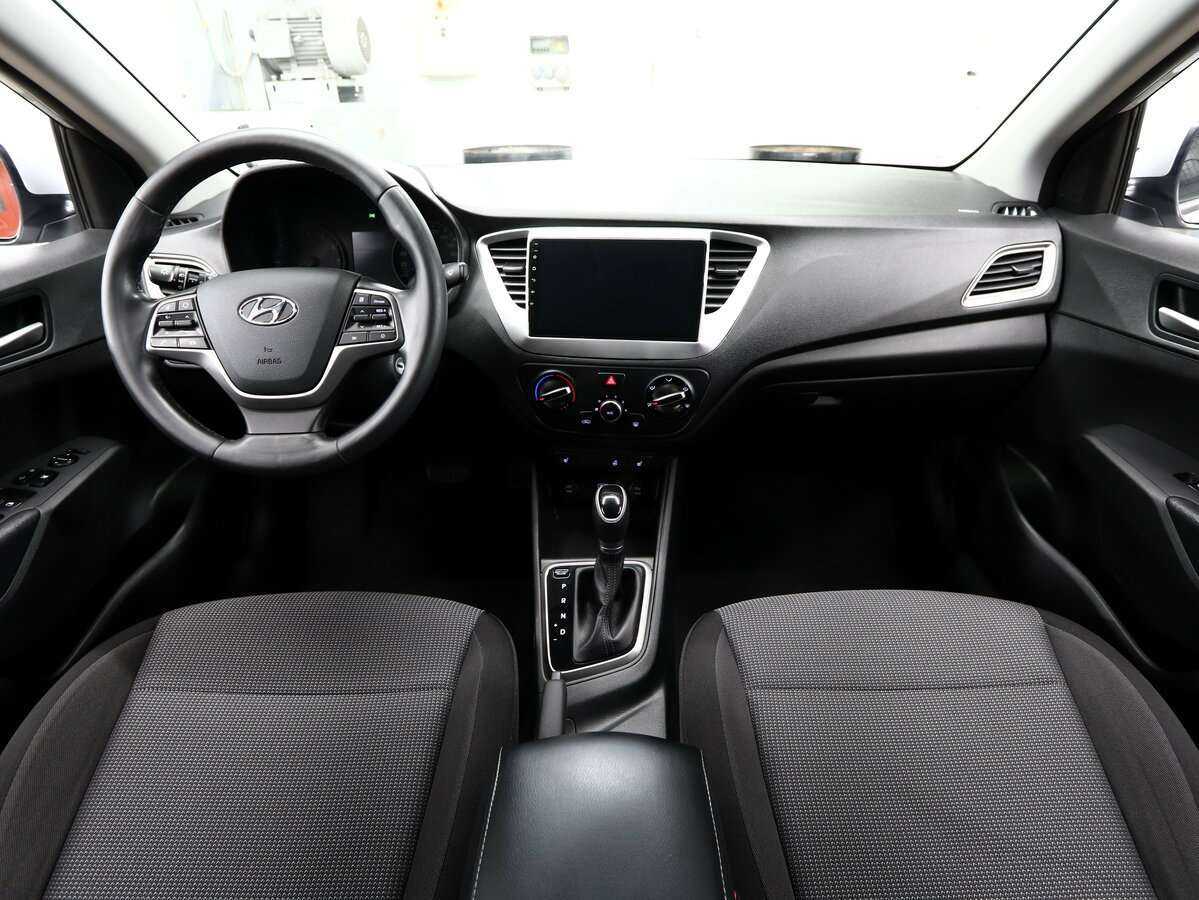 Hyundai Solaris с пробегом — 2020 год. Фото: #9