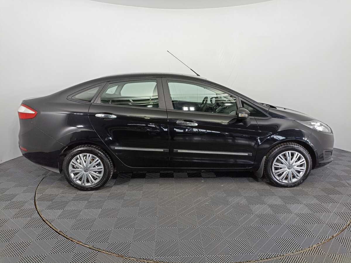 Ford Fiesta с пробегом — 2015 год. Фото: #3