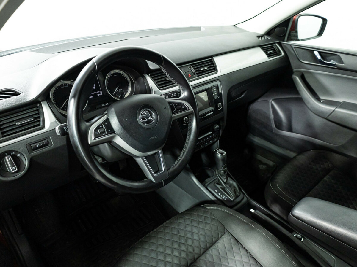 Skoda Rapid с пробегом — 2016 год. Фото: #10