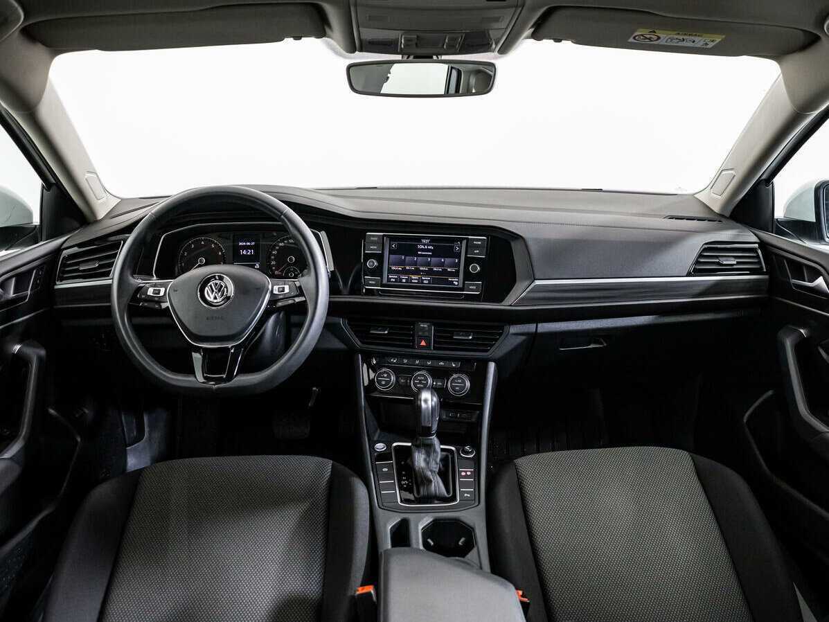 Volkswagen Jetta с пробегом — 2020 год. Фото: #12