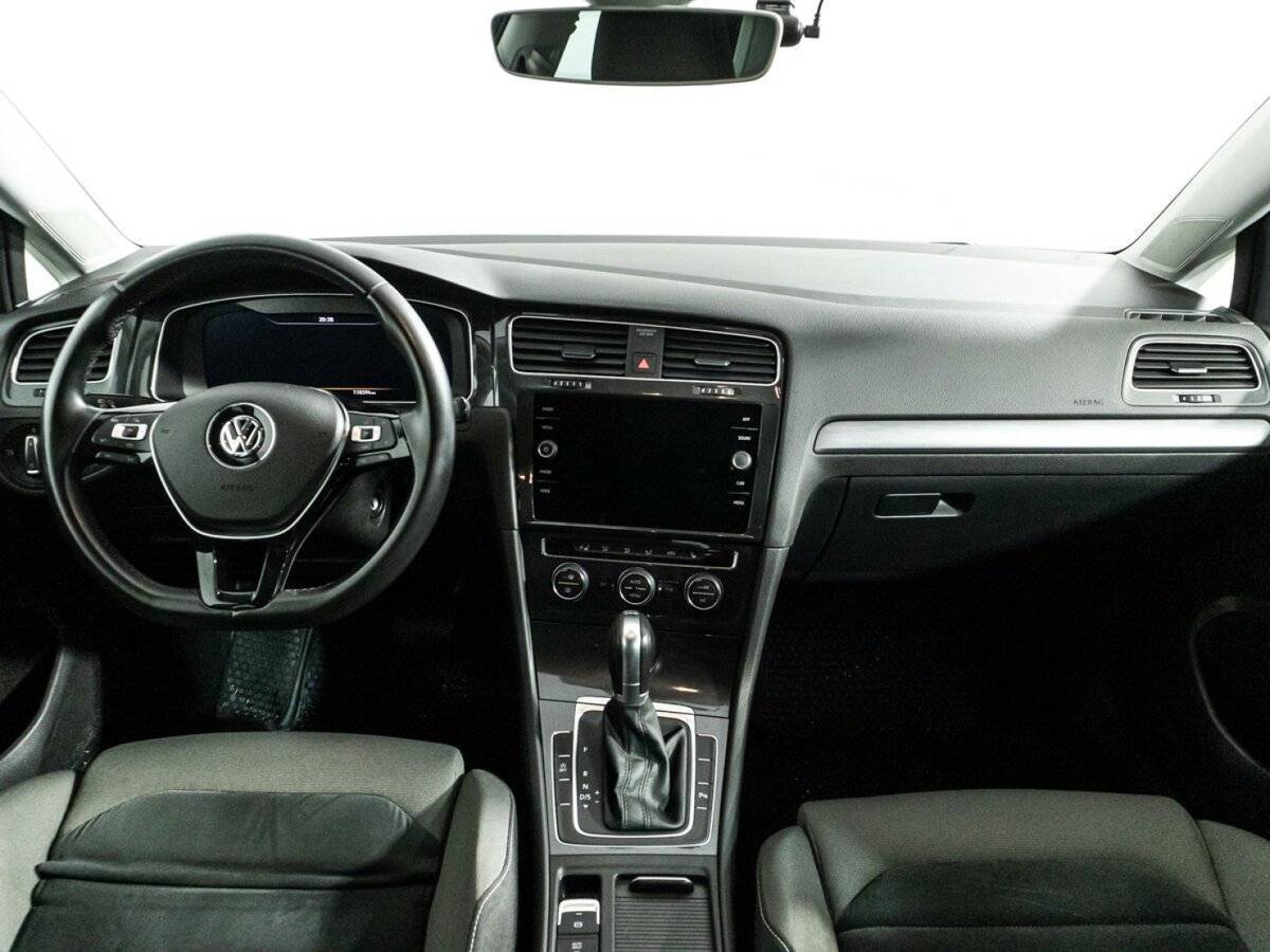 Volkswagen Golf с пробегом — 2018 год. Фото: #12