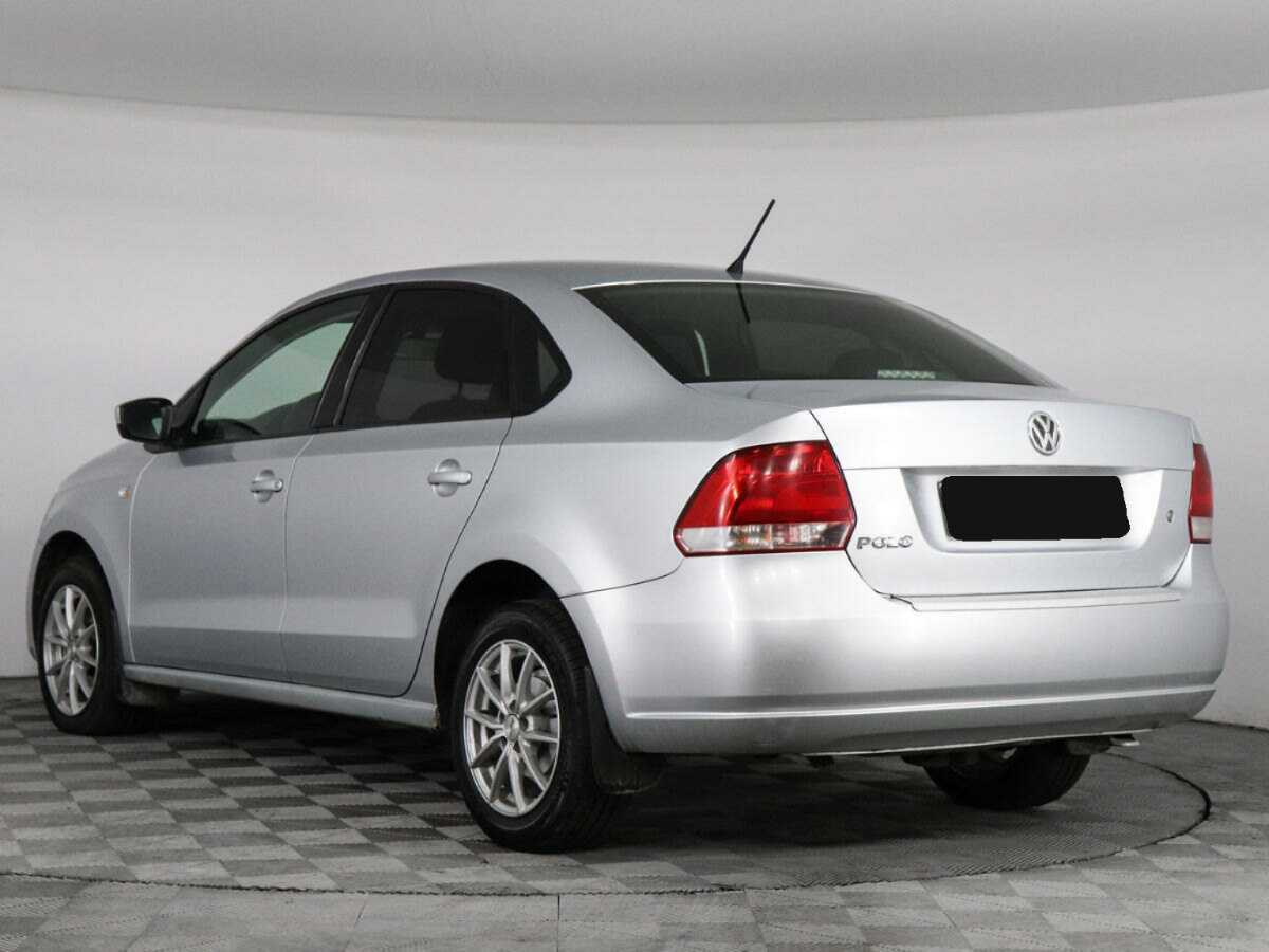 Volkswagen Polo с пробегом — 2015 год. Фото: #6