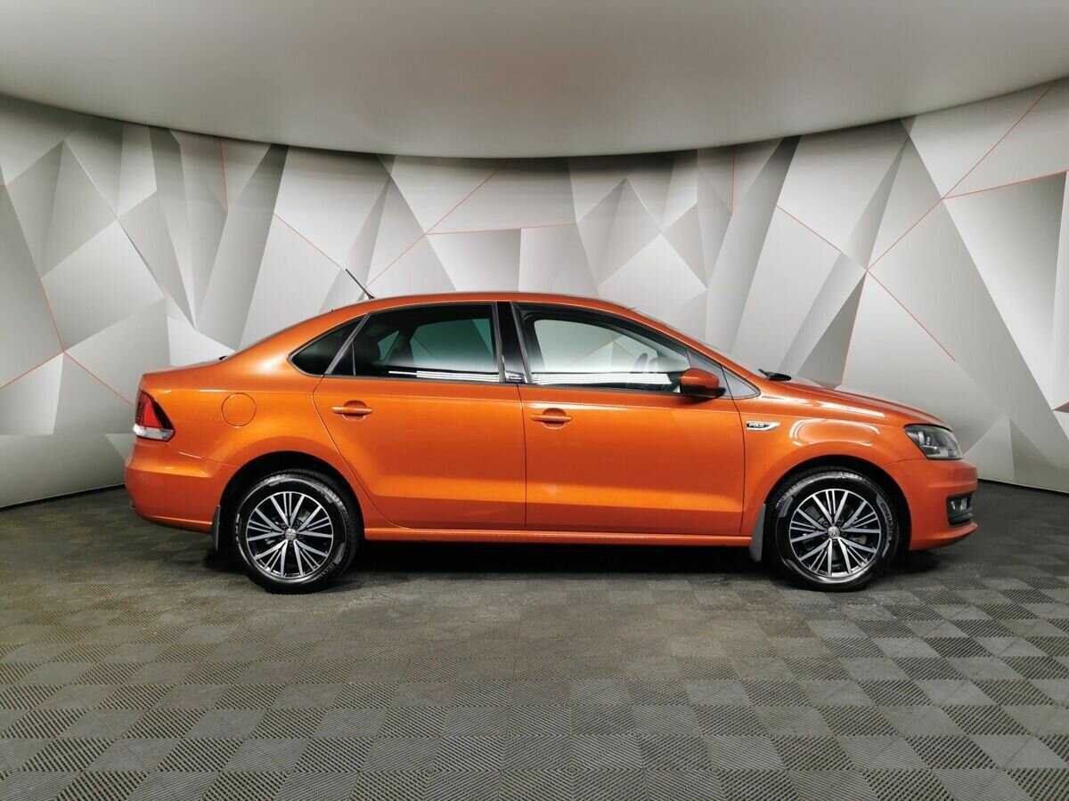Volkswagen Polo с пробегом — 2016 год. Фото: #5