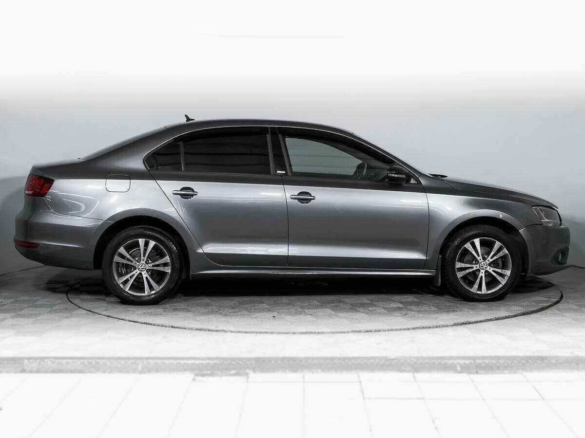 Volkswagen Jetta с пробегом — 2014 год. Фото: #3