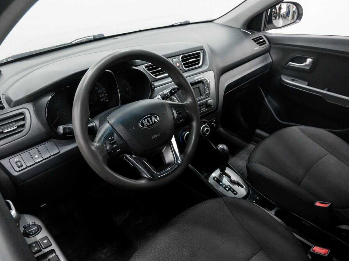 Kia Rio с пробегом — 2013 год. Фото: #10