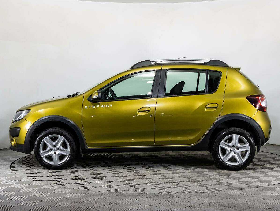 Renault Sandero с пробегом — 2017 год. Фото: #7